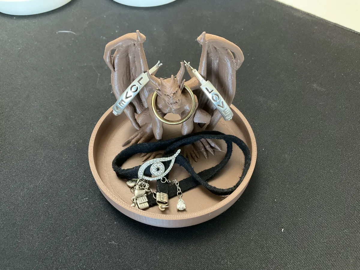 Gargouille gothique porte-bagues avec plateau