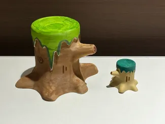 带苔藓的树桩
