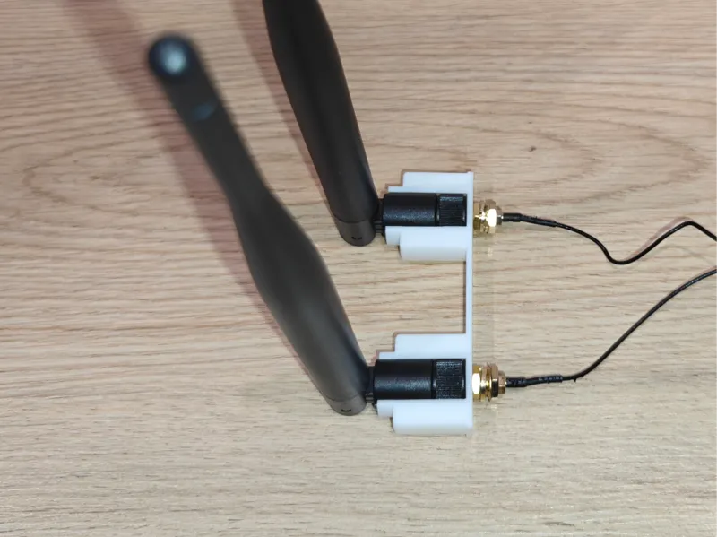 Dual WiFi Antenna - Small Desk Stand