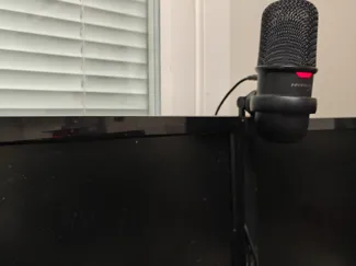 Hyperx Solocast monitor holder