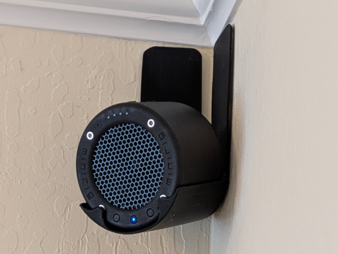 Corner ceiling mounts for minirig 4 speakers