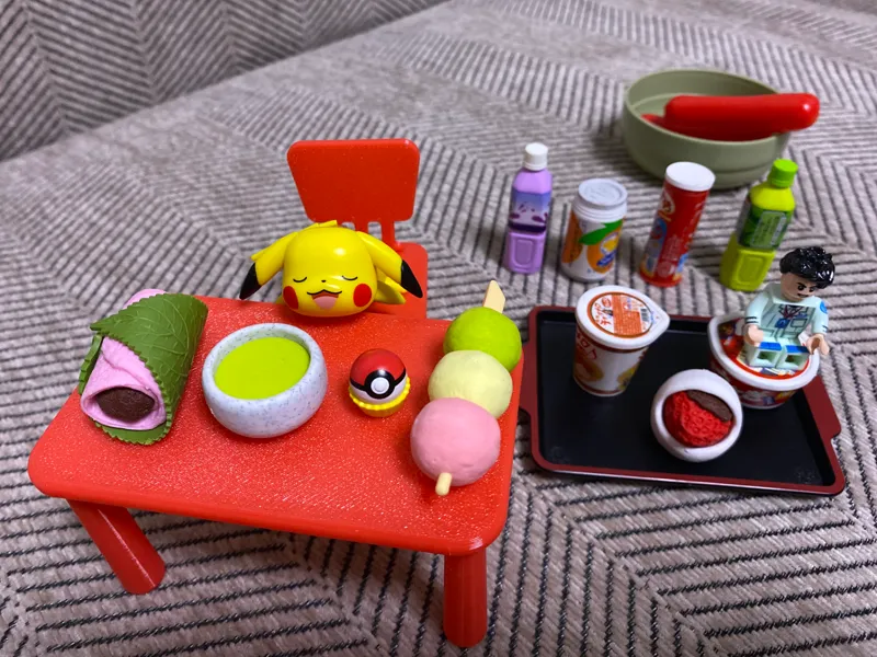 Toy table and chair set