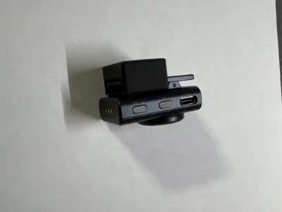 Hollyland Lark M2 holder with magnet for receiver