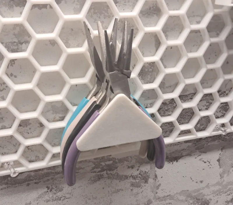 Pliers holder for HWS