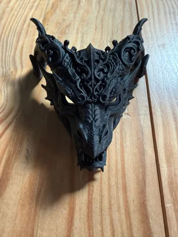 Pieza para disfraz o exhibición: Angry Dragon Baroque Masquerade Mask — vista de referencia 3