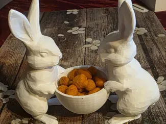 Osterhasen mit Schale