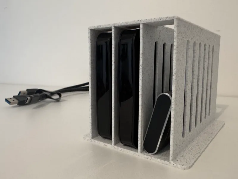 Case for storing 2.5-inch HDD