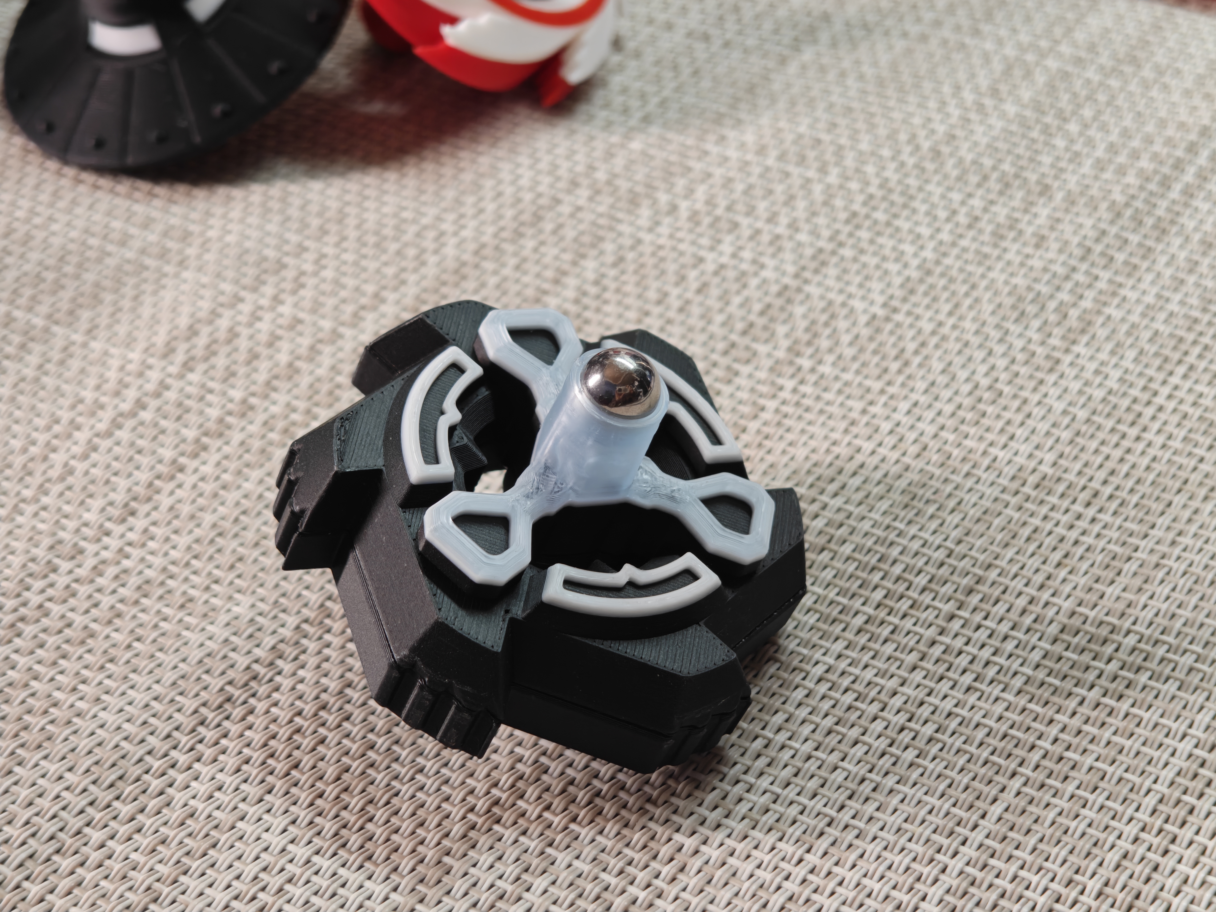 Miniatura 1 do modelo 3D 对战陀螺套组+竹蜻蜓+发射器+对战盘