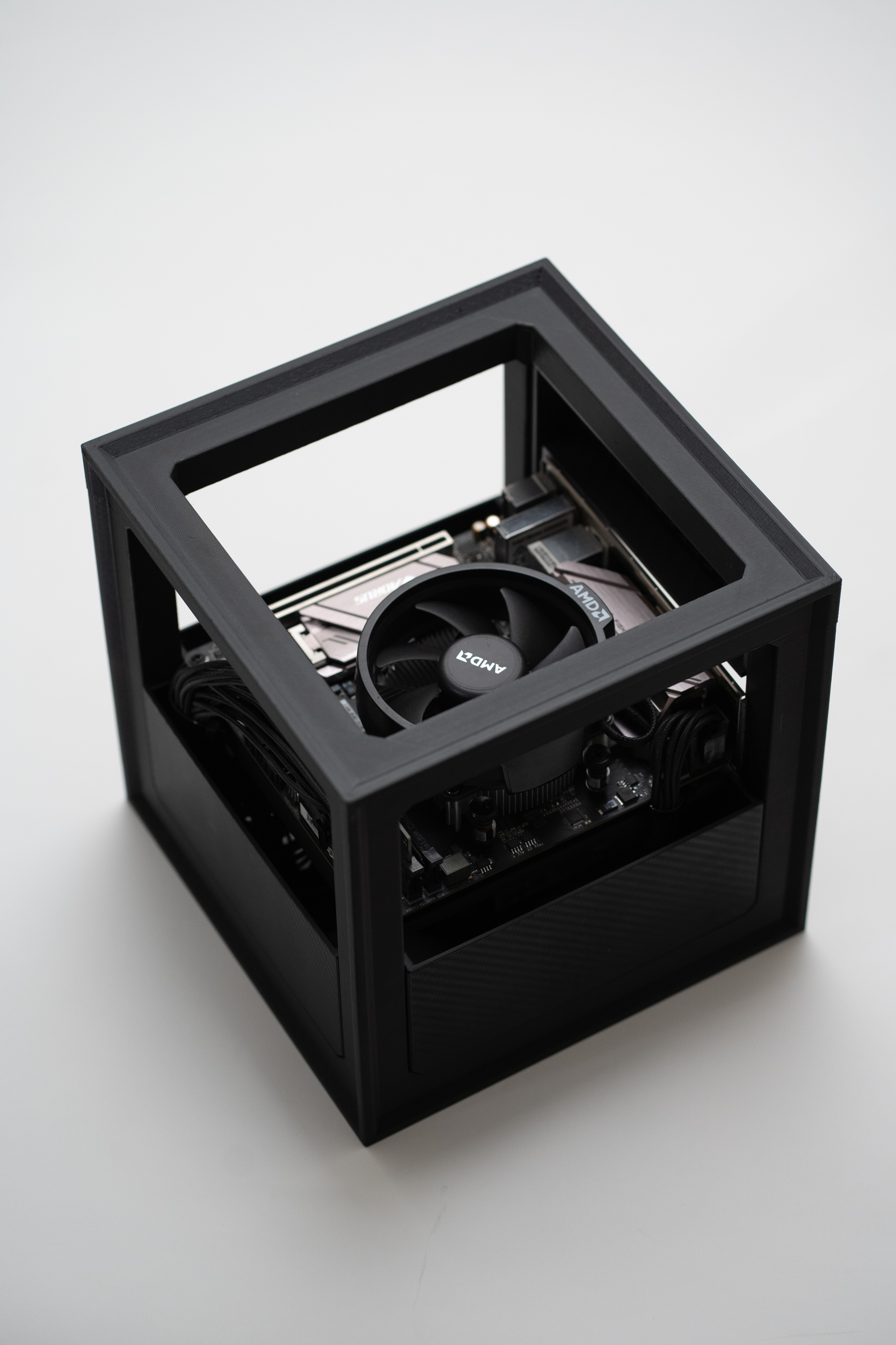 Miniatura 1 do modelo 3D Cube – Open-Frame ITX Case / Test Bench