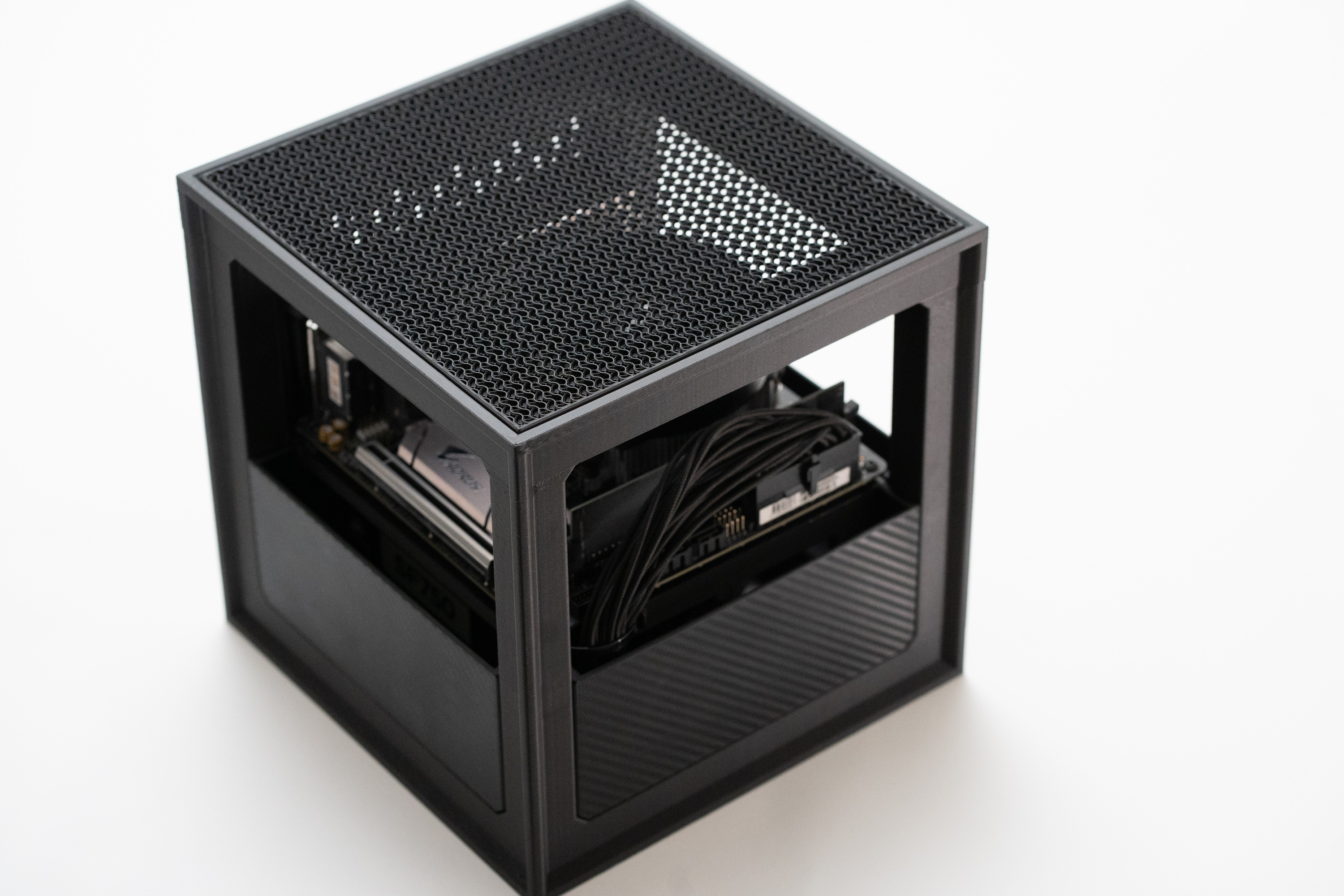 Miniatura 4 do modelo 3D Cube – Open-Frame ITX Case / Test Bench