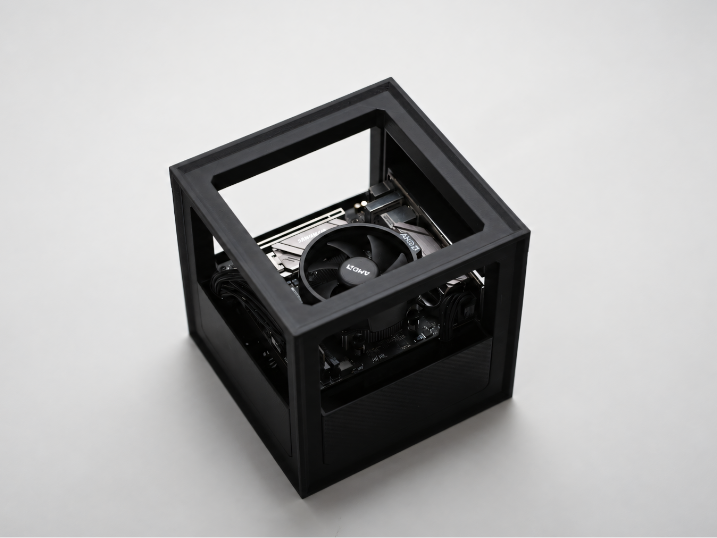 Cube – Open-Frame ITX Case / Test Bench