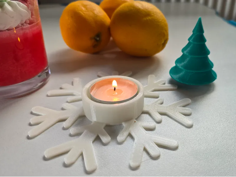 Winter Snowflake Tealight Holder with Tree
