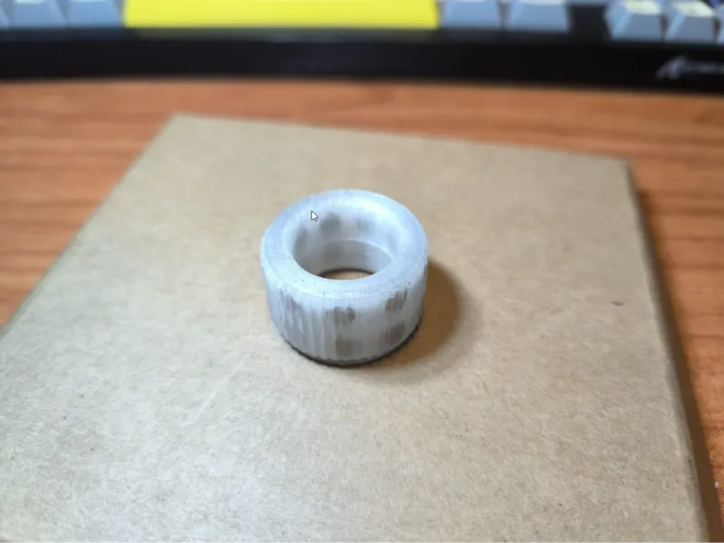 Fidget magnet ring