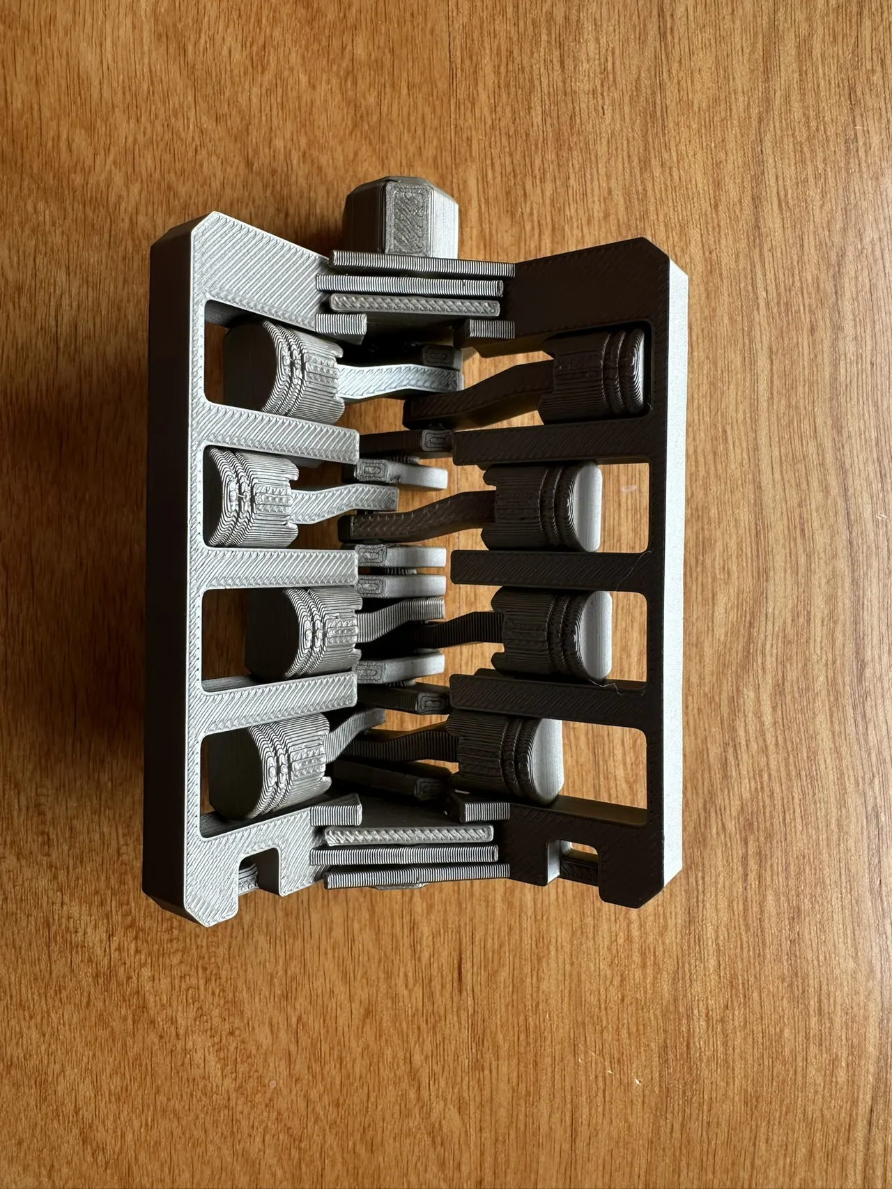 Print-in-place v8 engine fidget view 4