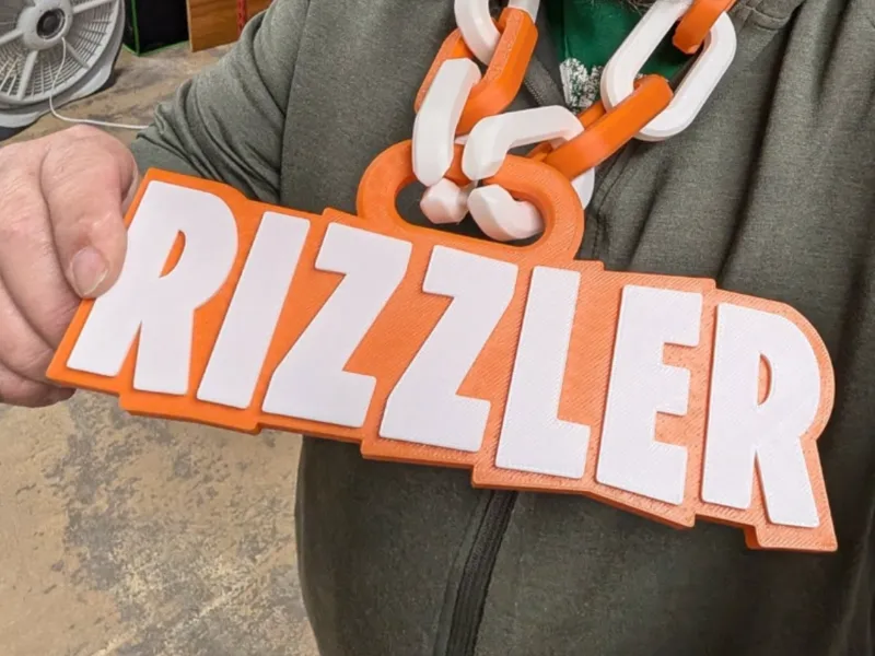 RIZZLER Hype Chain medallion