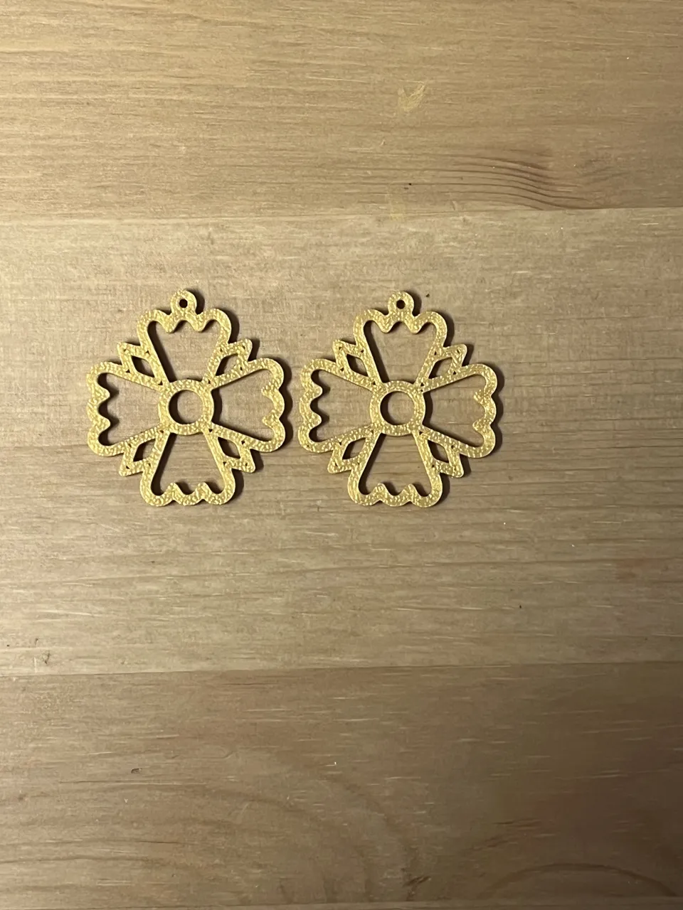 earrings view 2