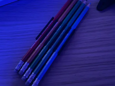 Discrete snap in pencil holder