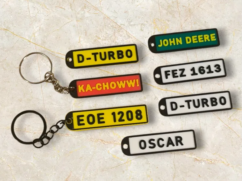 Custom Number Plate Keyring UK Reg Yellow / White