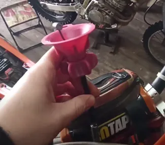 Funnel for motorcycle cable lubrication