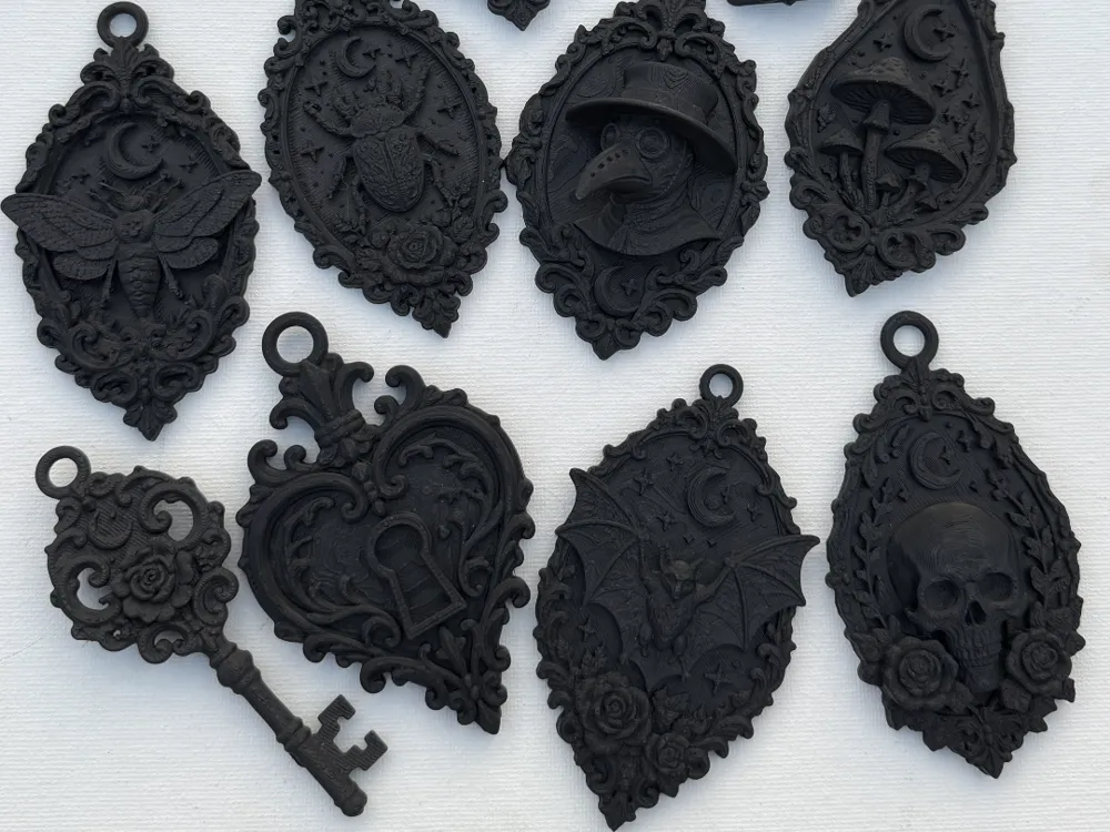 Llavero: Gothic Victorian Keychain-Ornaments. Referencia del modelo original.