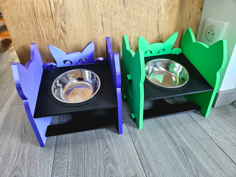 Porte gamelle réglable pour chat