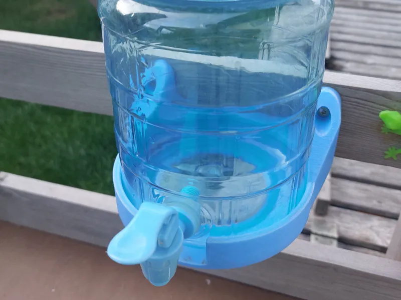 Halter für Wasserspender Kinder Matschkueche