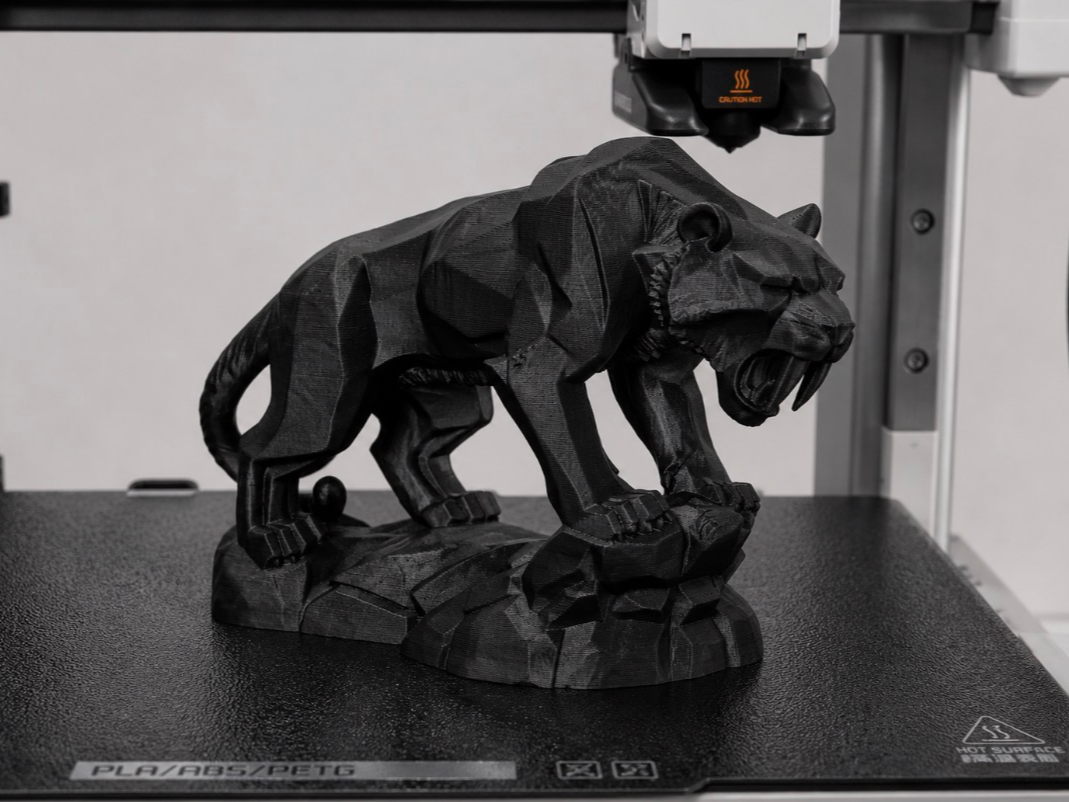 Low Poly Saber-Tooth Tiger – Geometric 3D 