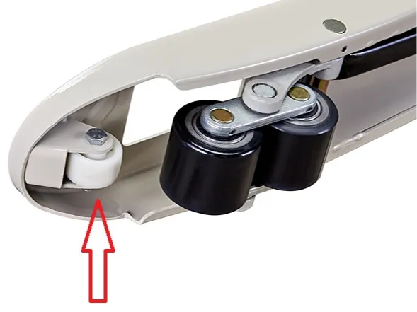 Pallet truck entry roller