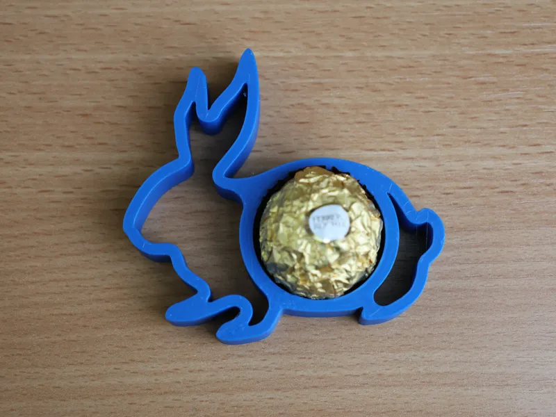 Hoppelnder Osterhase mit Ferrero Rocher