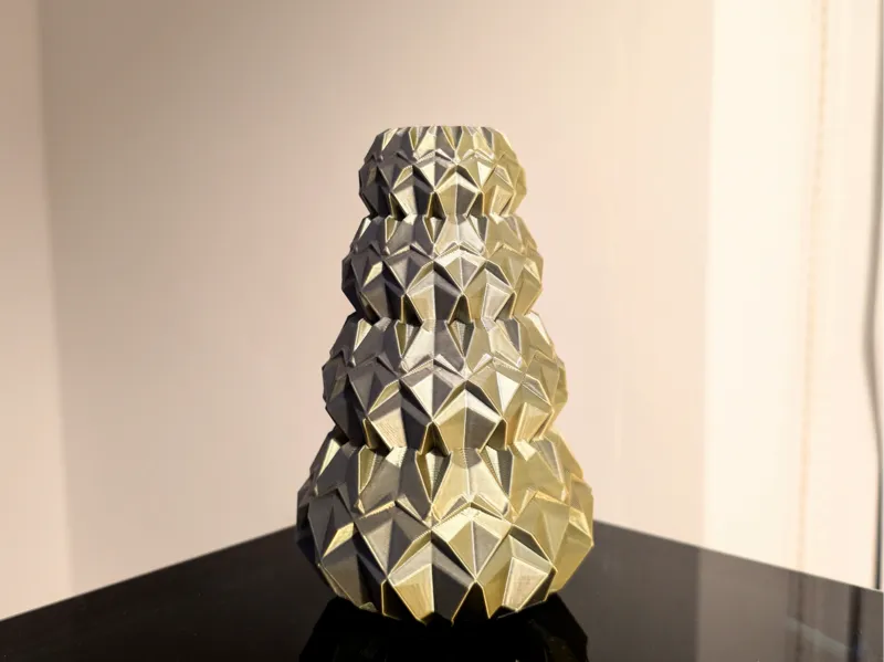 Vase with Large Facets