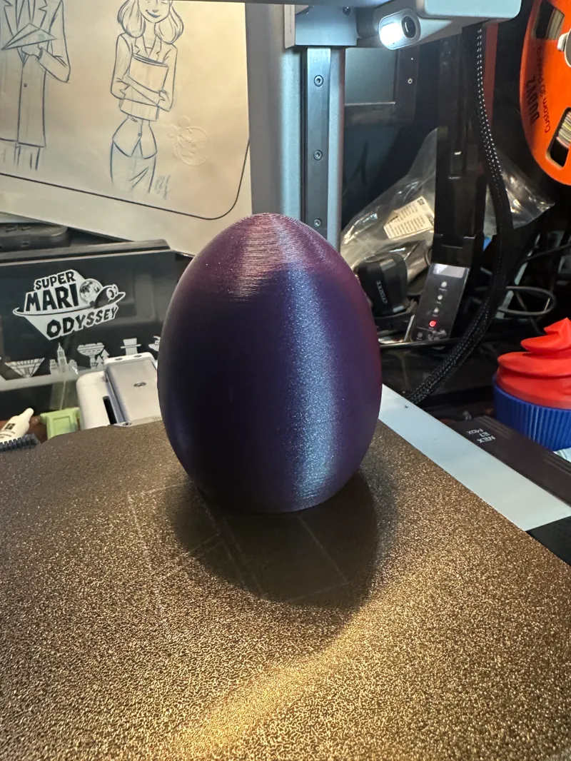 Simple Twist Egg Container