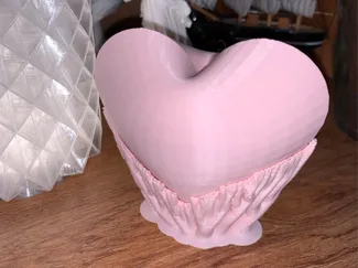 Detachable tree bracket three-dimensional hearts