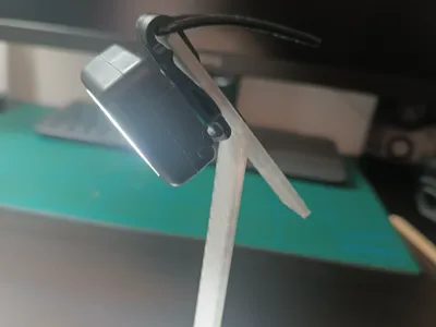 Daiso Bike Cob light desk stand