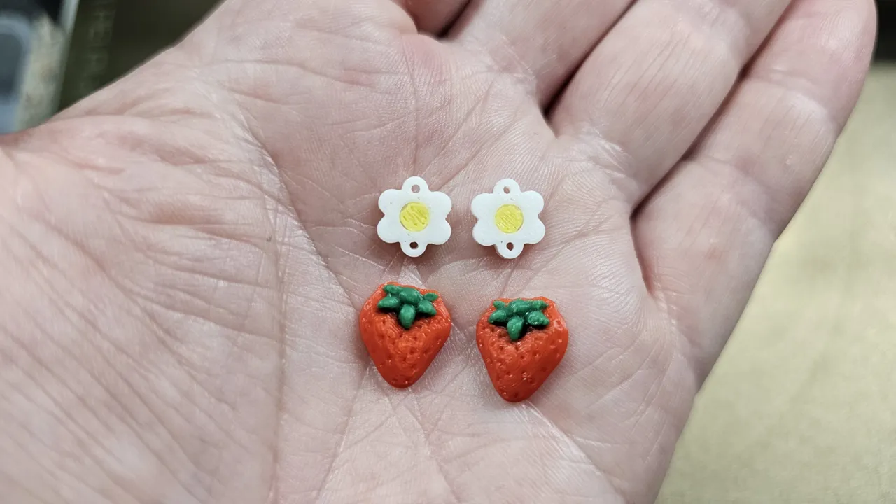 Mini Strawberry earrings with flowers view 3