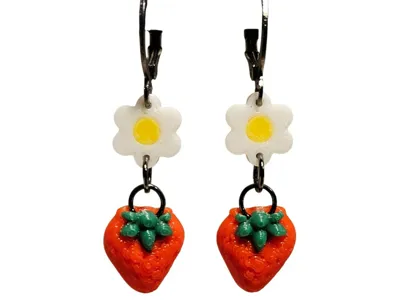 Mini Strawberry earrings with flowers