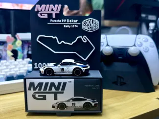 miniGT1009 保时捷911Dakar 灰色主题立体挂卡