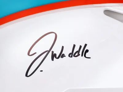 jaylen waddle jersey