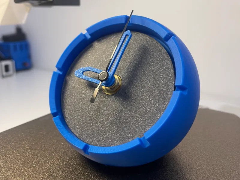 Minimalistic Desk Clock.