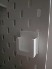 Support pour mètre pliant sur panneau Ikea Skadis — photo 2