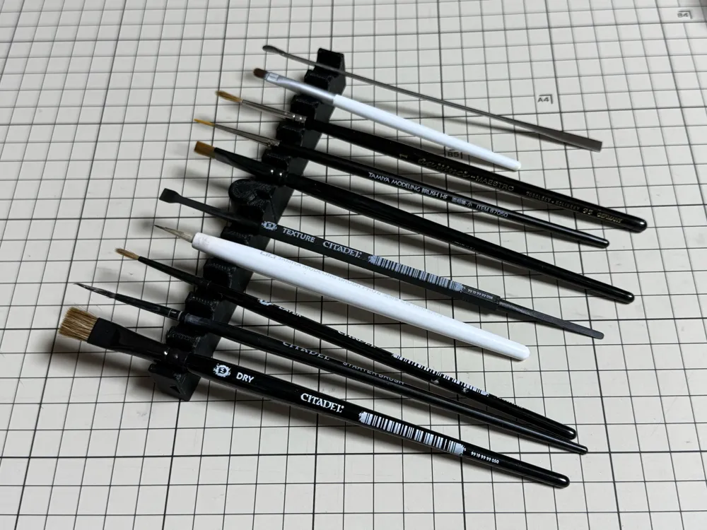 Folding paint brush rest by shimoda modeling - MakerWorld