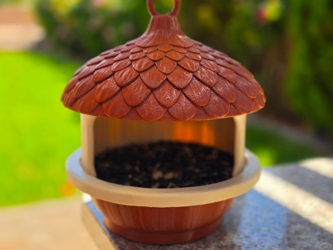Woodland Acorn Bird Feeder