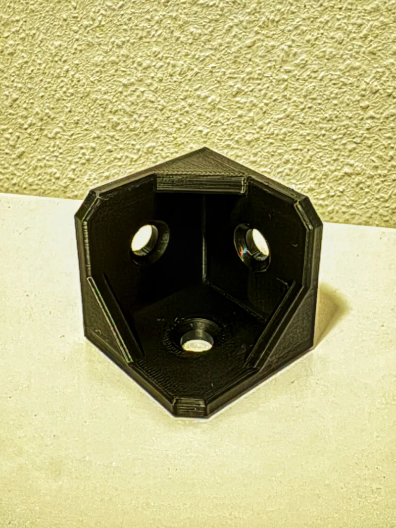 Edge Angle 40mm Holes 8mm