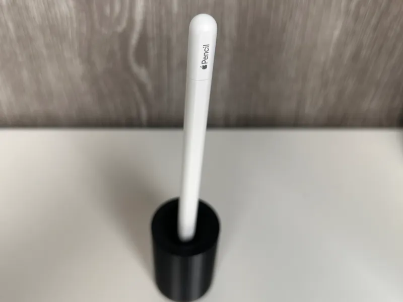 Apple Pencil Holder (usb-c) Minimalist