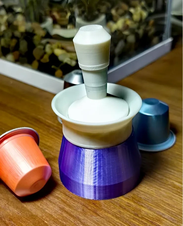 Miniatura 1 do modelo 3D 咖啡胶囊灌装三件套