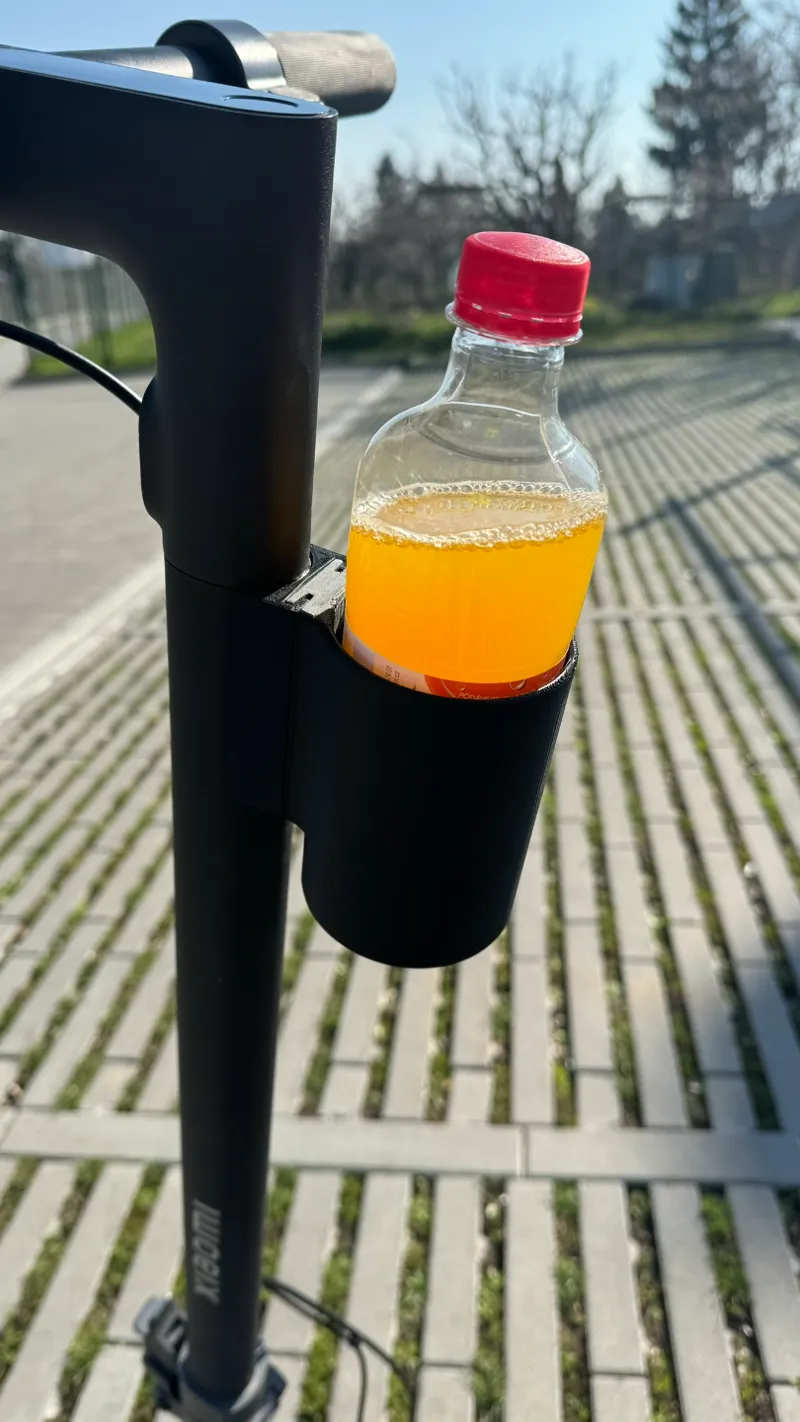 Xiaomi 4 Ultra cup holder