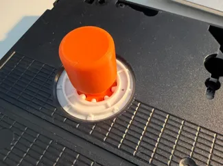 VHS cassette retractor
