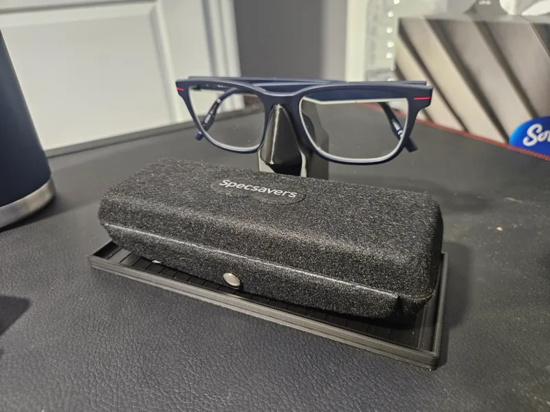 Glasses holder