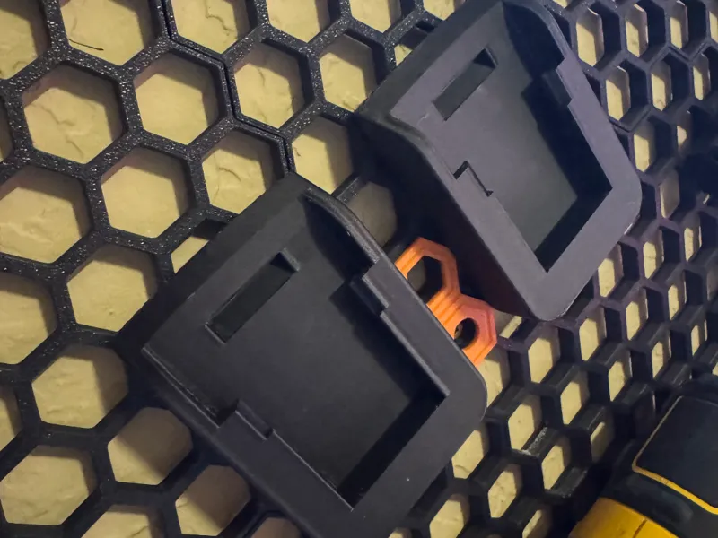 HSW Dewalt 20V Battery Holder