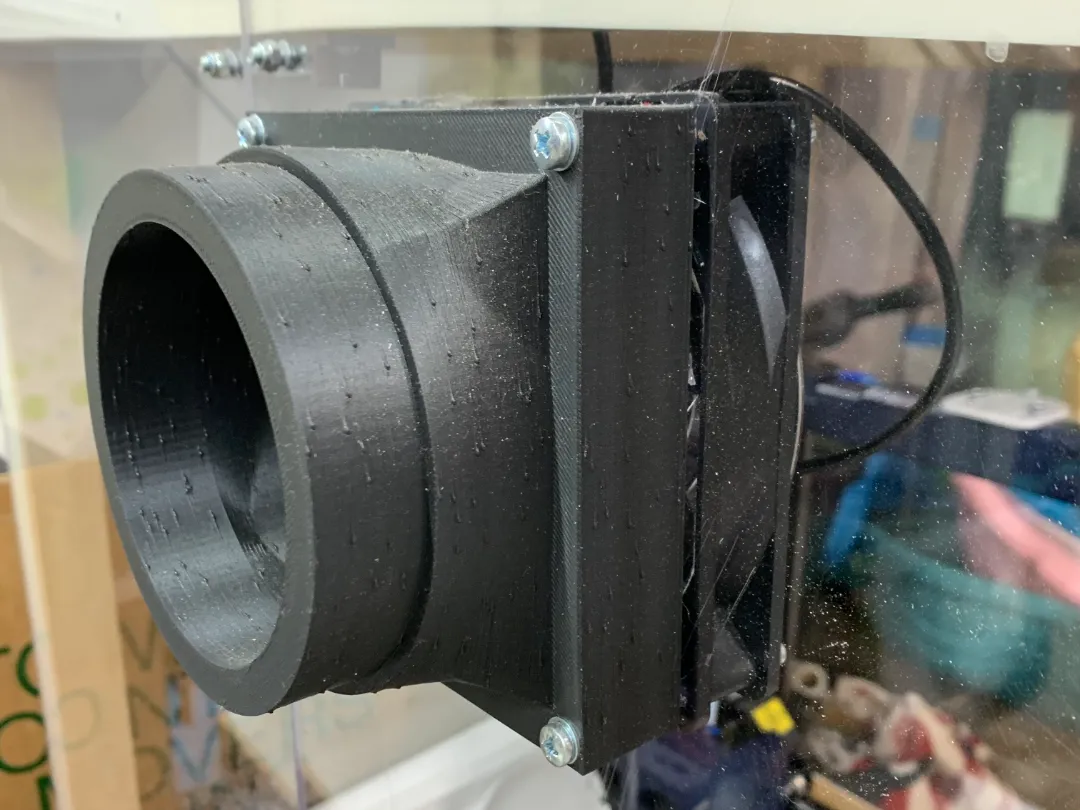 Adaptateur de gaine de ventilation pour fenêtre