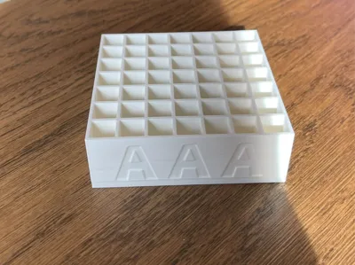 Simple Battery container